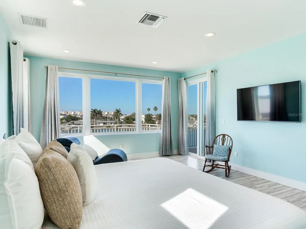 208 171st Avenue E North Redington Beach FL 33708