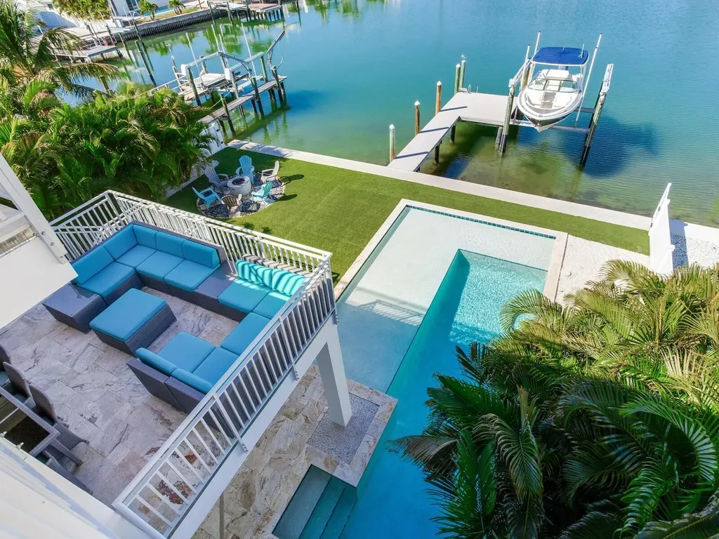 208 171st Avenue E North Redington Beach FL 33708