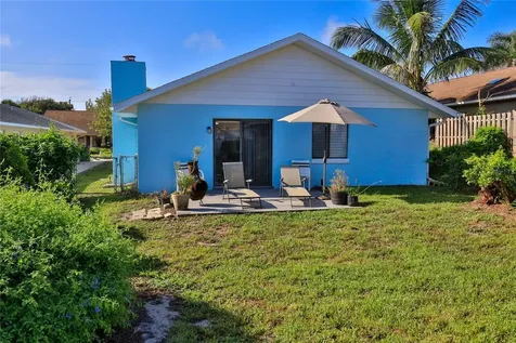 828 E 23rd Avenue New Smyrna Beach FL 32169