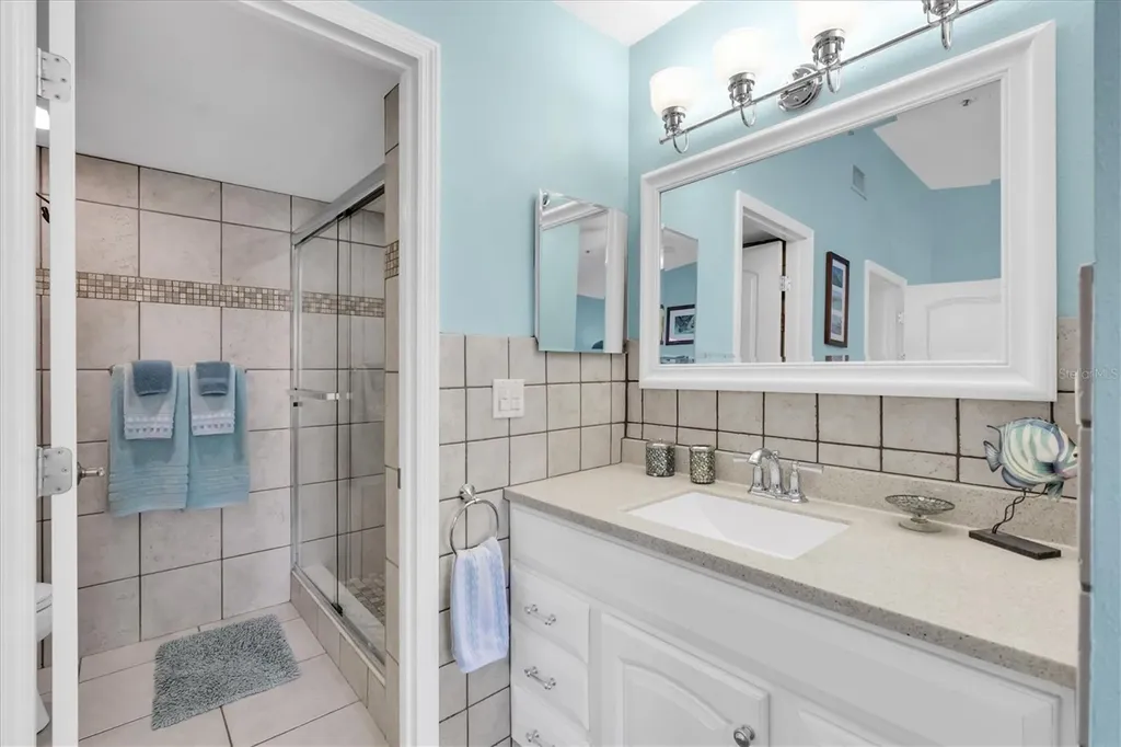 3601 E Bay Drive Holmes Beach FL 34217