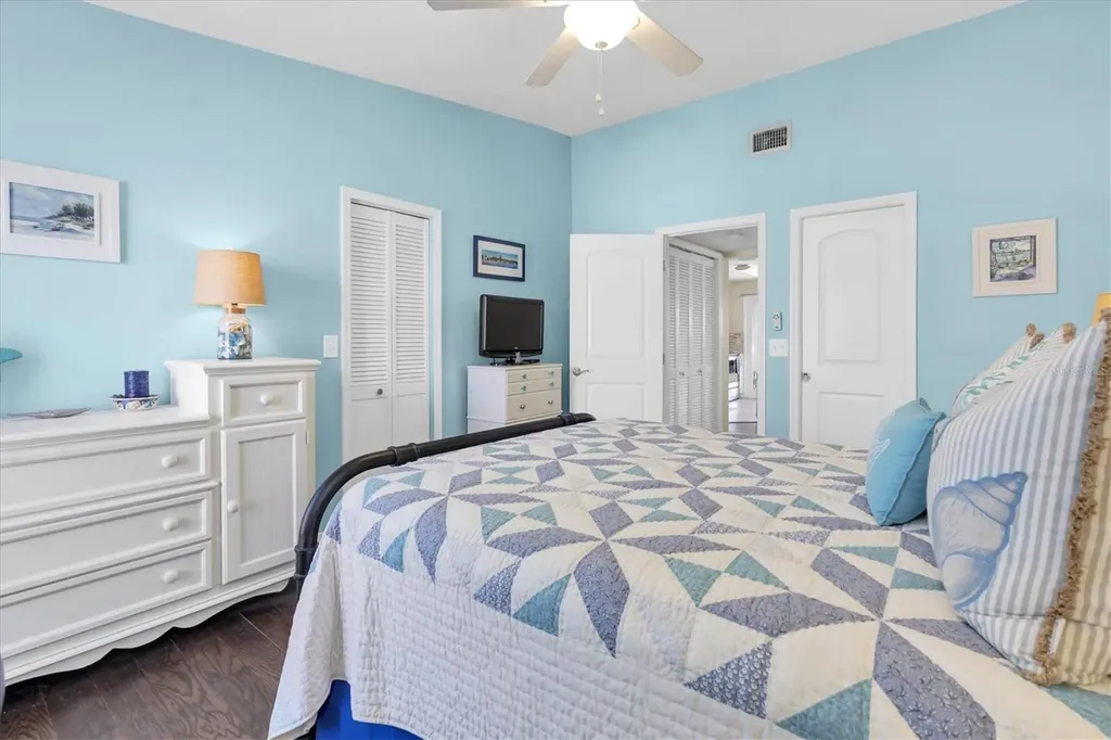 3601 E Bay Drive Holmes Beach FL 34217