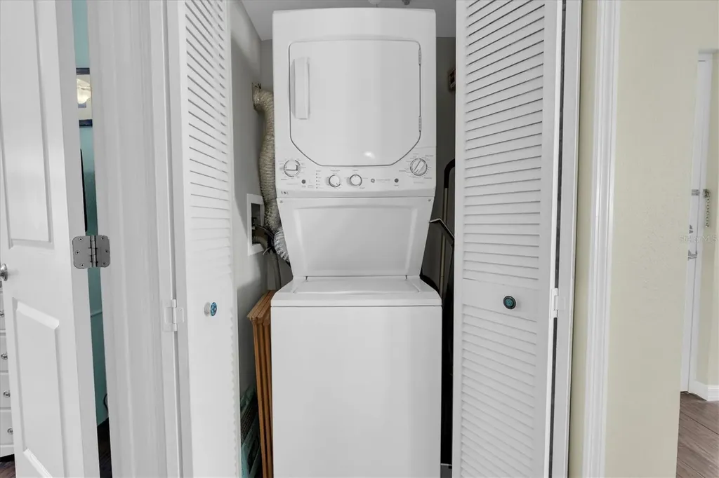 3601 E Bay Drive Holmes Beach FL 34217