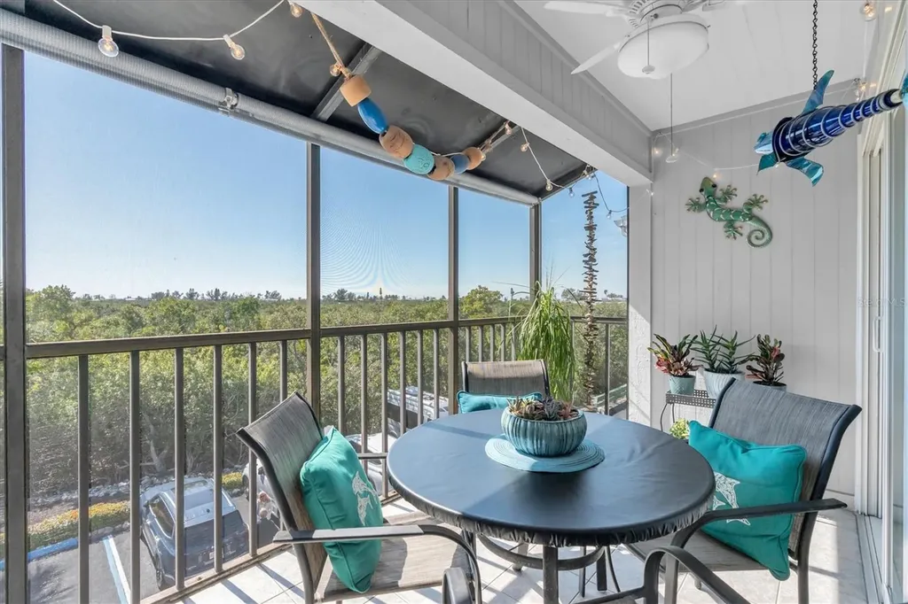 3601 E Bay Drive Holmes Beach FL 34217