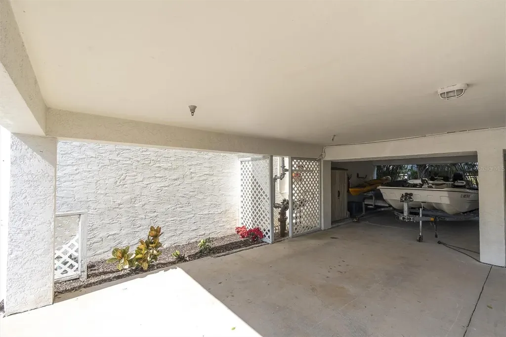 3601 E Bay Drive Holmes Beach FL 34217