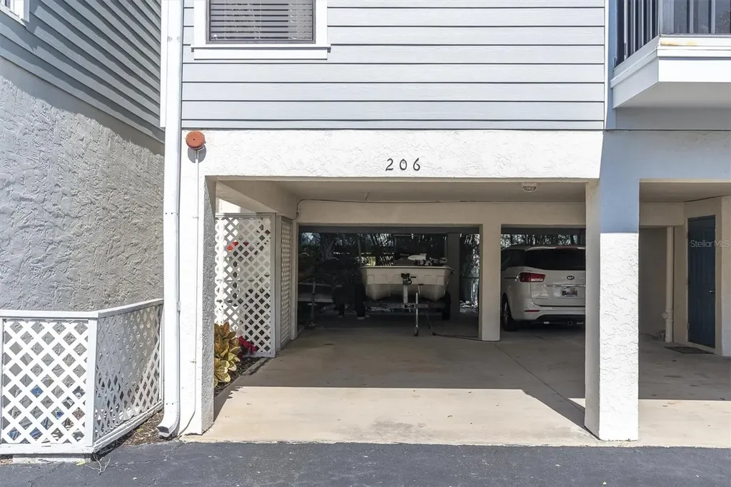 3601 E Bay Drive Holmes Beach FL 34217