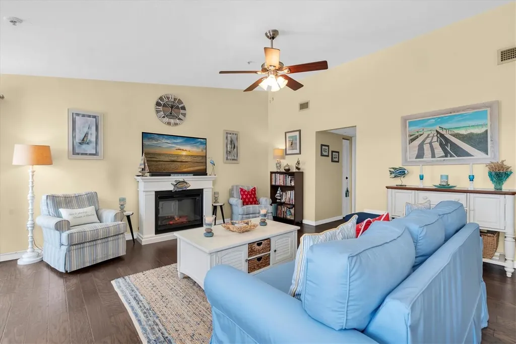 3601 E Bay Drive Holmes Beach FL 34217