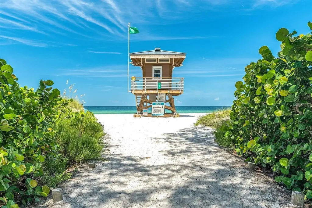 3601 E Bay Drive Holmes Beach FL 34217