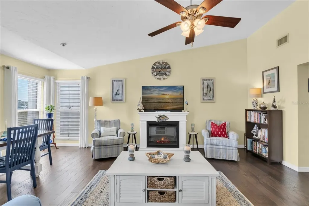 3601 E Bay Drive Holmes Beach FL 34217