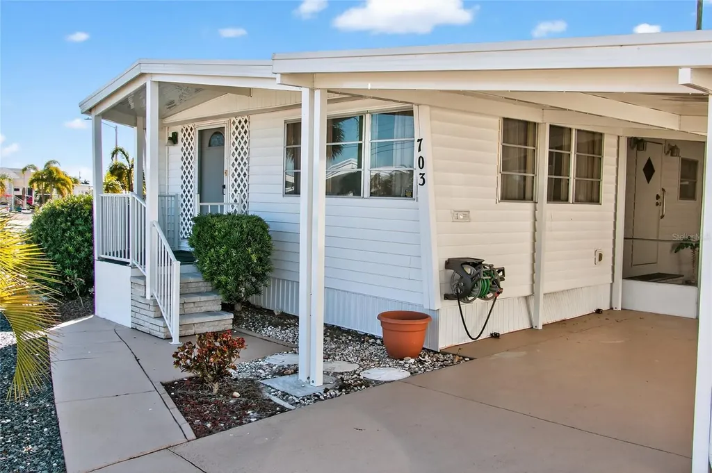 703 S Green Circle Venice FL 34285