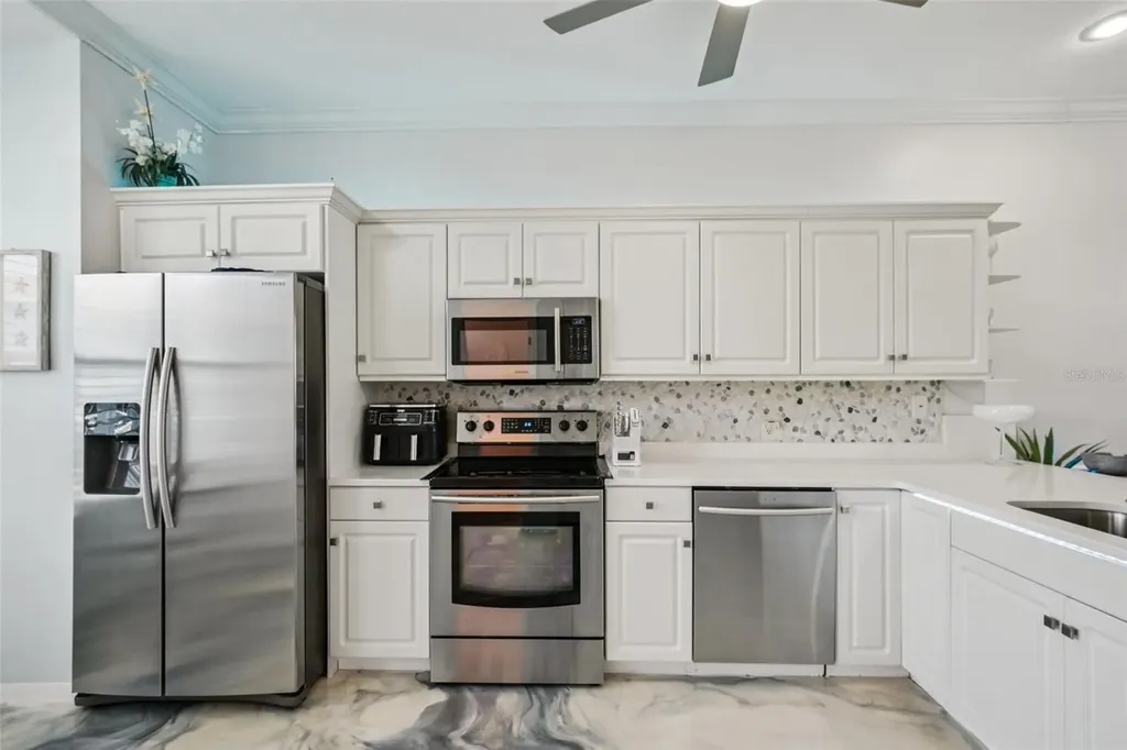 1061 Pinellas Bayway S St Petersburg FL 33715