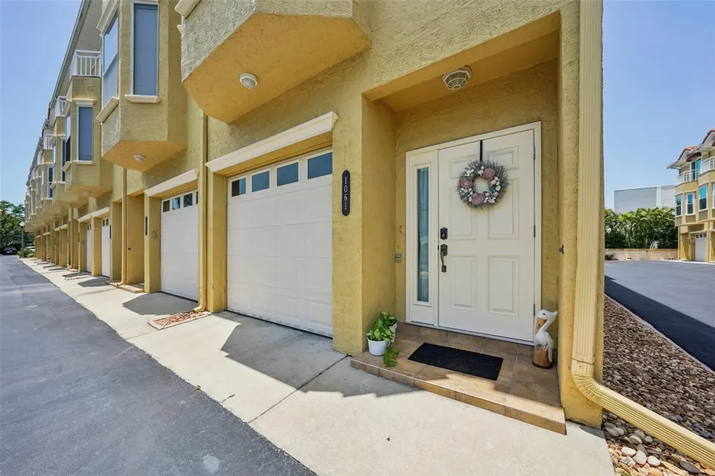 1061 Pinellas Bayway S St Petersburg FL 33715
