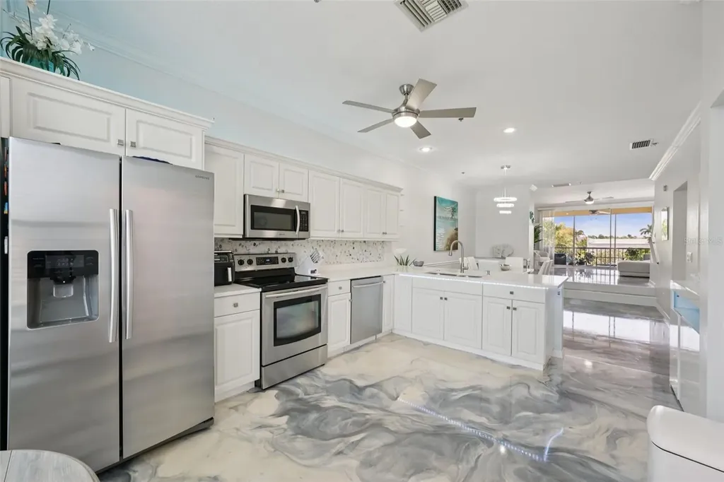 1061 Pinellas Bayway S St Petersburg FL 33715