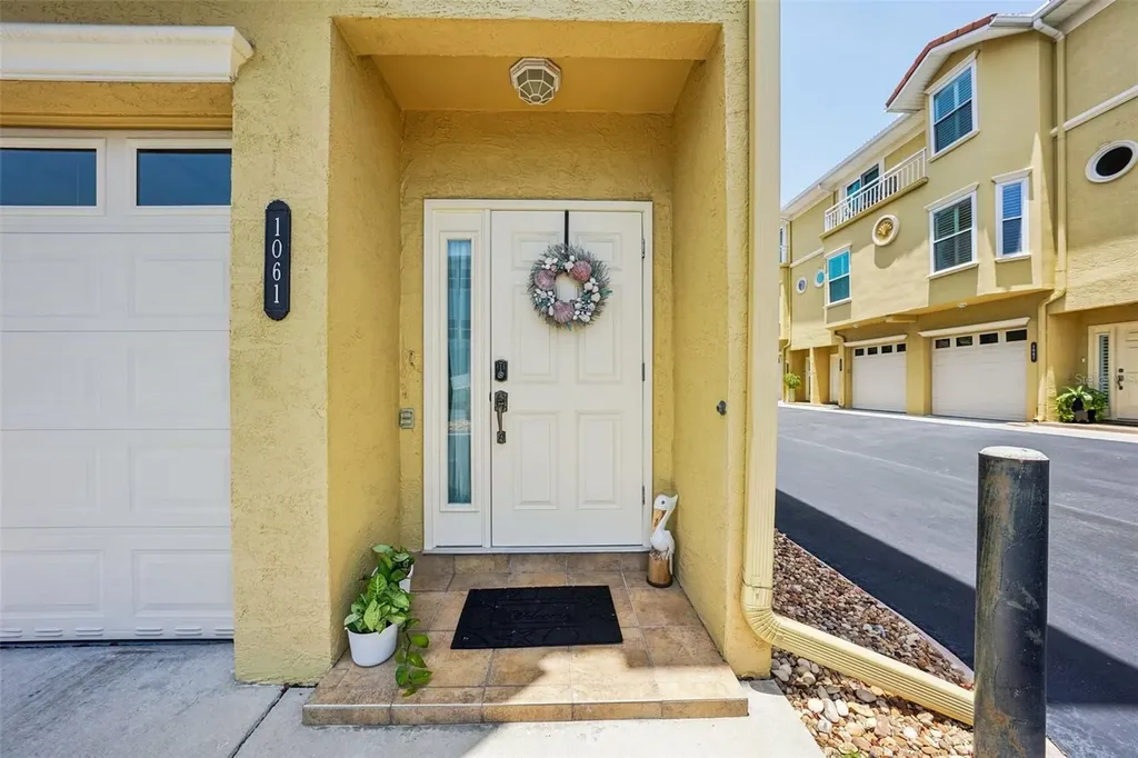 1061 Pinellas Bayway S St Petersburg FL 33715