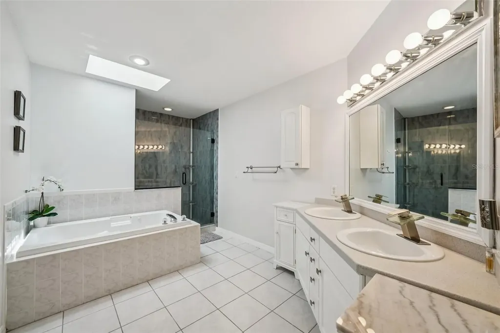 1061 Pinellas Bayway S St Petersburg FL 33715