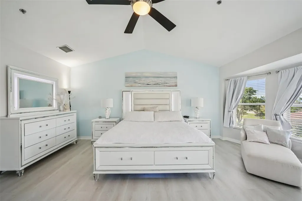 1061 Pinellas Bayway S St Petersburg FL 33715