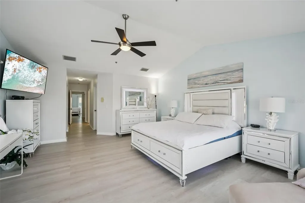 1061 Pinellas Bayway S St Petersburg FL 33715