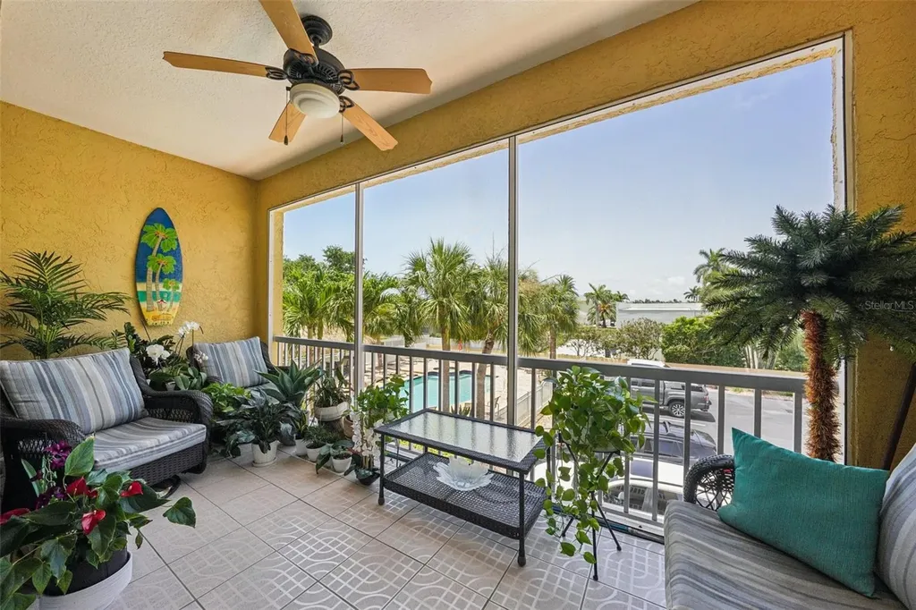 1061 Pinellas Bayway S St Petersburg FL 33715