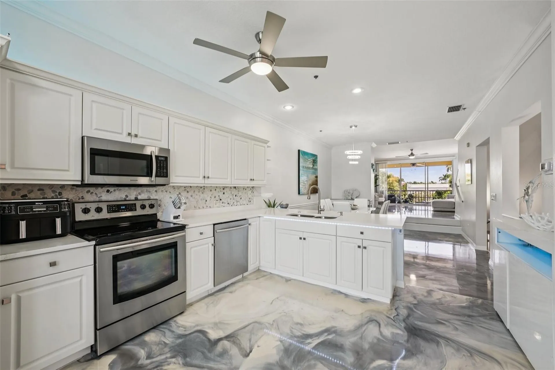 1061 Pinellas Bayway S St Petersburg FL 33715