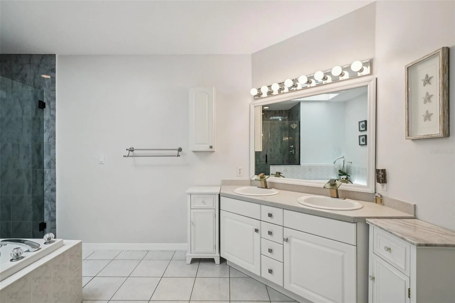 1061 Pinellas Bayway S St Petersburg FL 33715