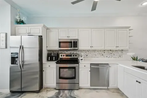 1061 Pinellas Bayway S St Petersburg FL 33715