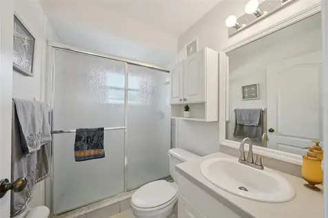 1061 Pinellas Bayway S St Petersburg FL 33715