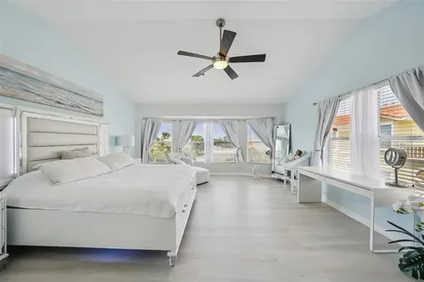 1061 Pinellas Bayway S St Petersburg FL 33715