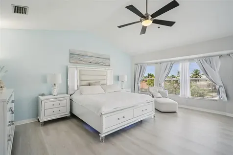 1061 Pinellas Bayway S St Petersburg FL 33715