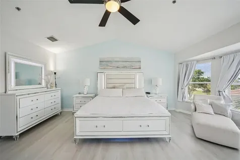 1061 Pinellas Bayway S St Petersburg FL 33715