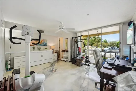1061 Pinellas Bayway S St Petersburg FL 33715