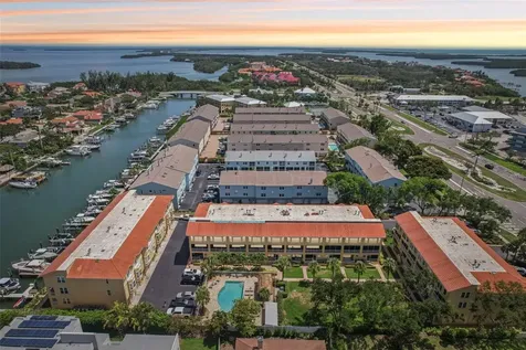 1061 Pinellas Bayway S St Petersburg FL 33715