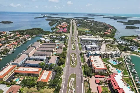 1061 Pinellas Bayway S St Petersburg FL 33715