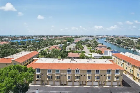 1061 Pinellas Bayway S St Petersburg FL 33715