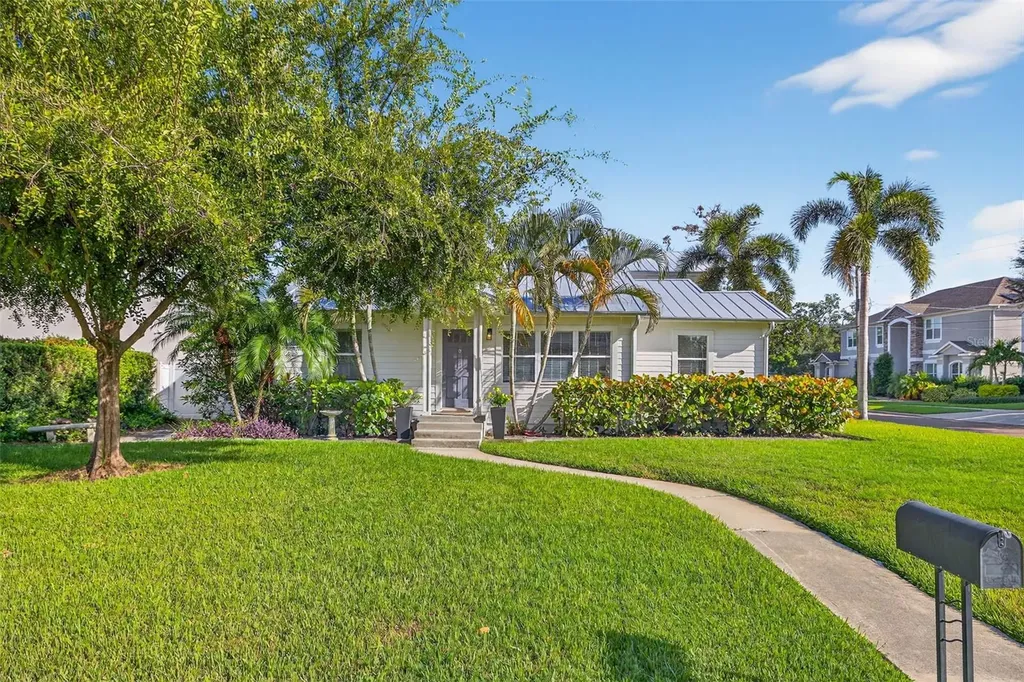 3301 W Leona Street Tampa FL 33629