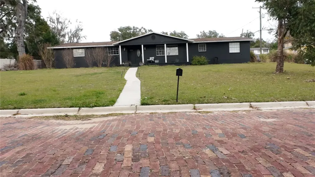 36845 Virginia Avenue Dade City FL 33523