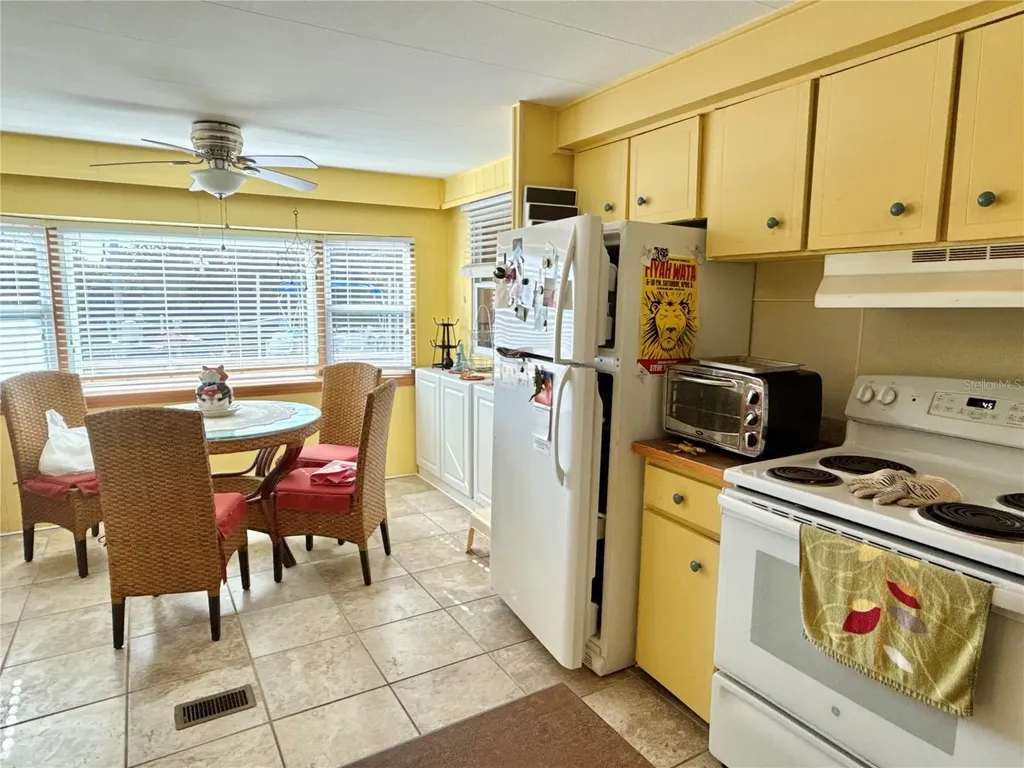 436 Mount Oak Avenue NE St Petersburg FL 33702