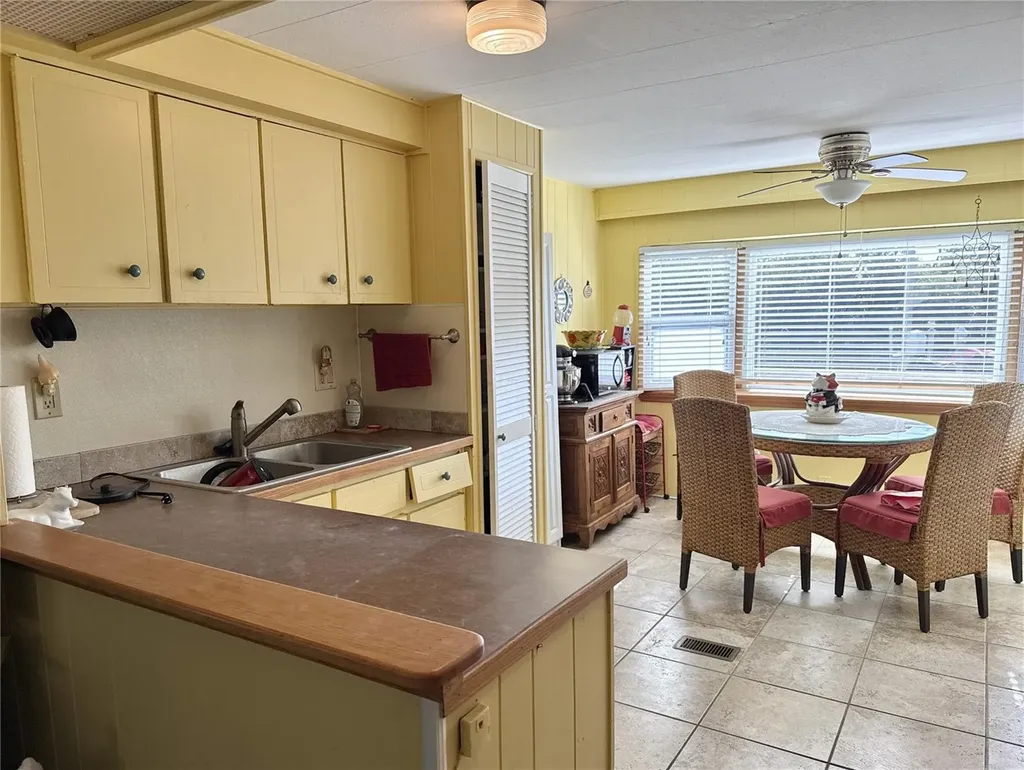 436 Mount Oak Avenue NE St Petersburg FL 33702