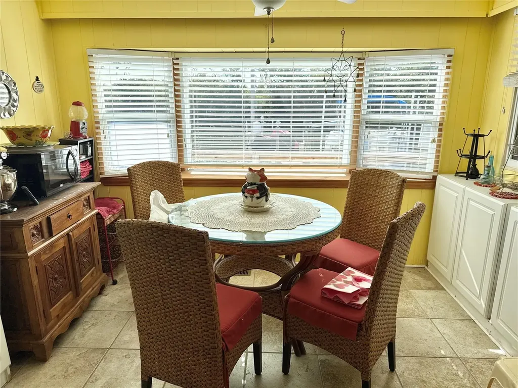 436 Mount Oak Avenue NE St Petersburg FL 33702