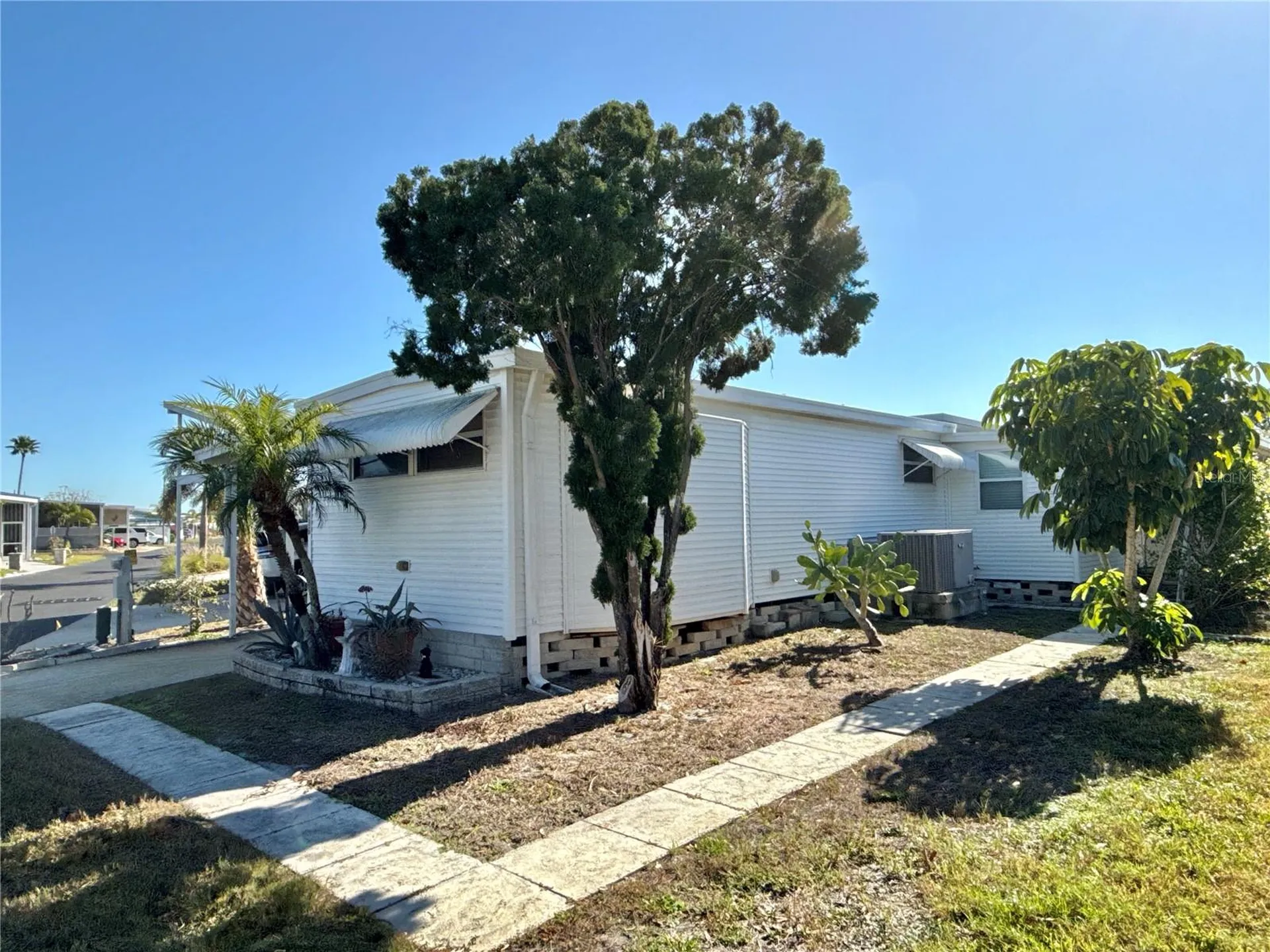 436 Mount Oak Avenue NE St Petersburg FL 33702