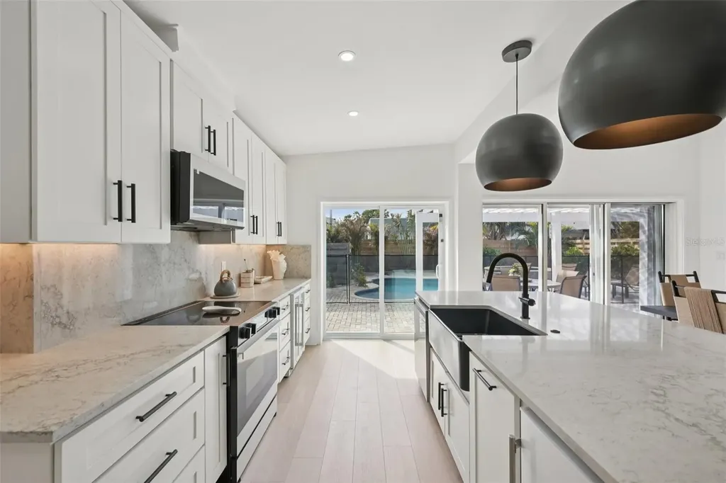 866 N Shore Drive Anna Maria FL 34216