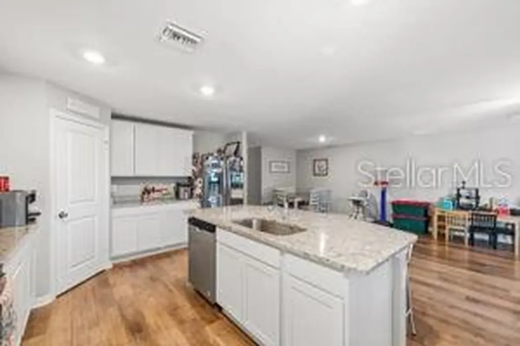 11014 Golden Warlber Brooksville FL 34613