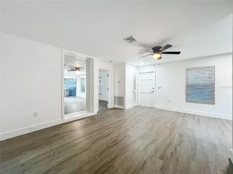 6233 Dewdrop Way Tampa FL 33617