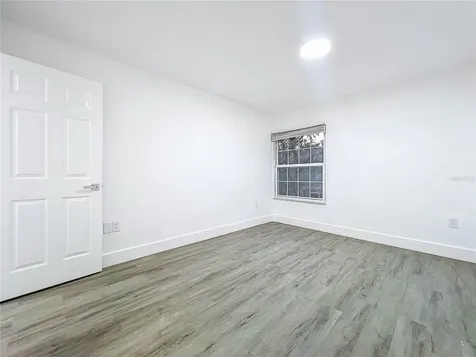 6233 Dewdrop Way Tampa FL 33617