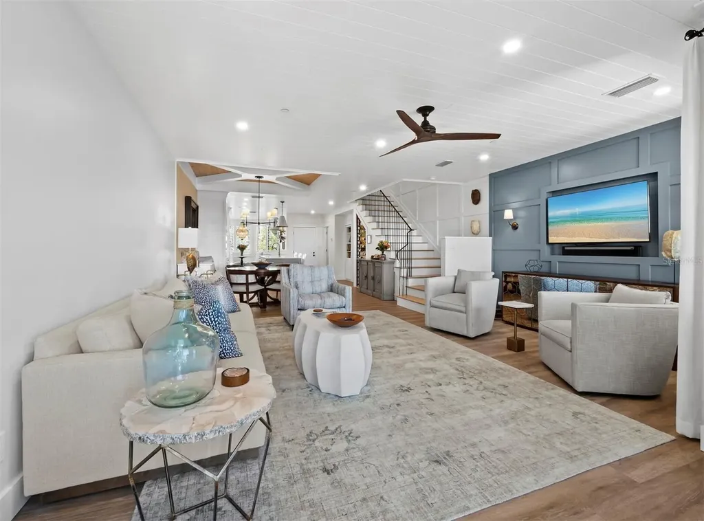 1918 Harbourside Drive Longboat Key FL 34228