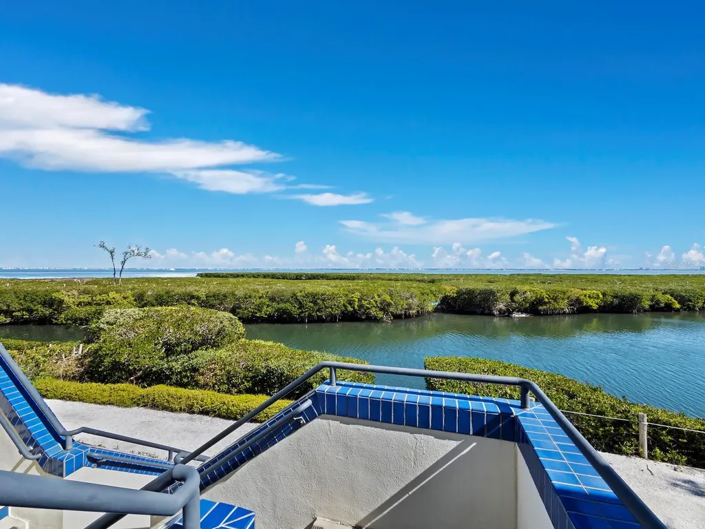 1918 Harbourside Drive Longboat Key FL 34228
