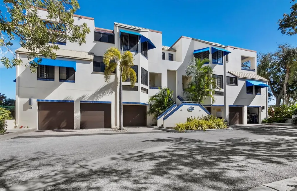 1918 Harbourside Drive Longboat Key FL 34228