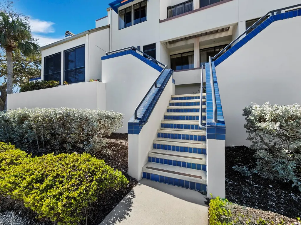 1918 Harbourside Drive Longboat Key FL 34228