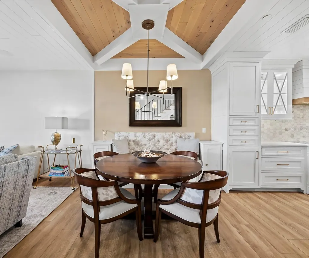 1918 Harbourside Drive Longboat Key FL 34228