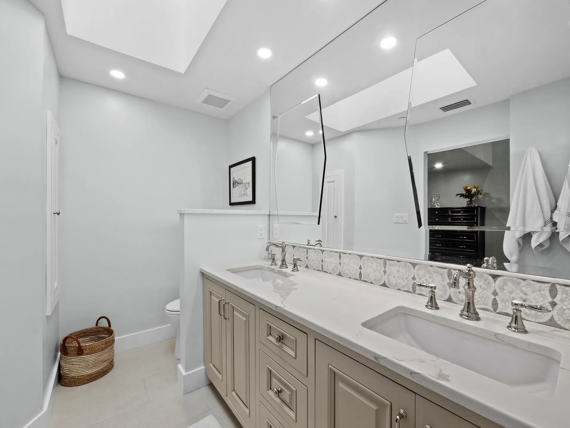 1918 Harbourside Drive Longboat Key FL 34228