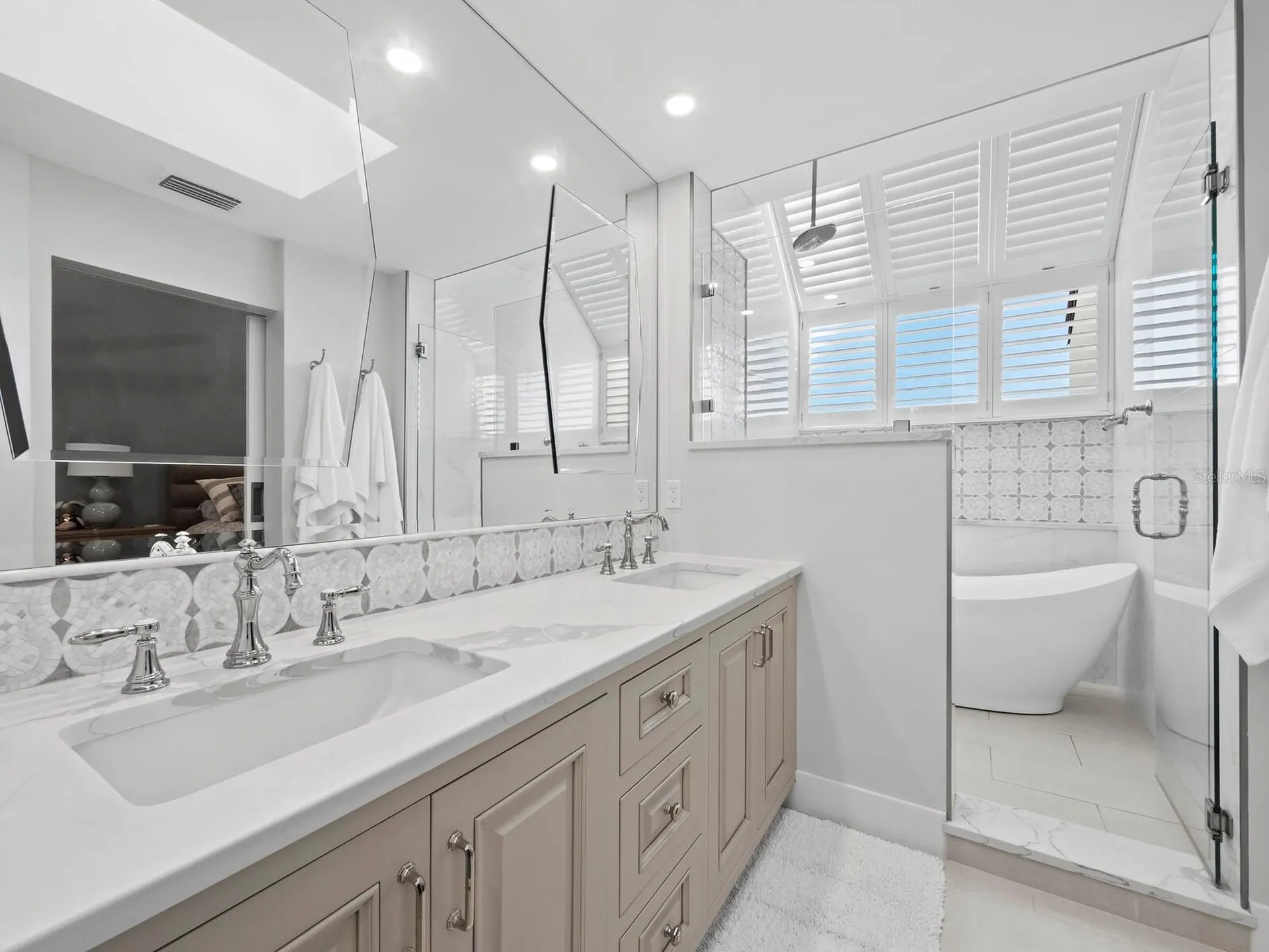 1918 Harbourside Drive Longboat Key FL 34228
