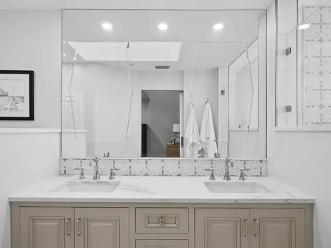 1918 Harbourside Drive Longboat Key FL 34228